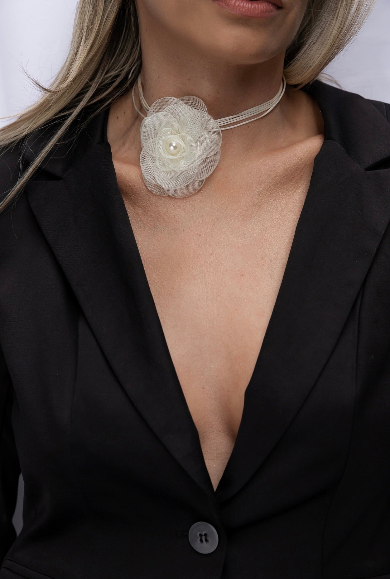 White pearl flower necklace