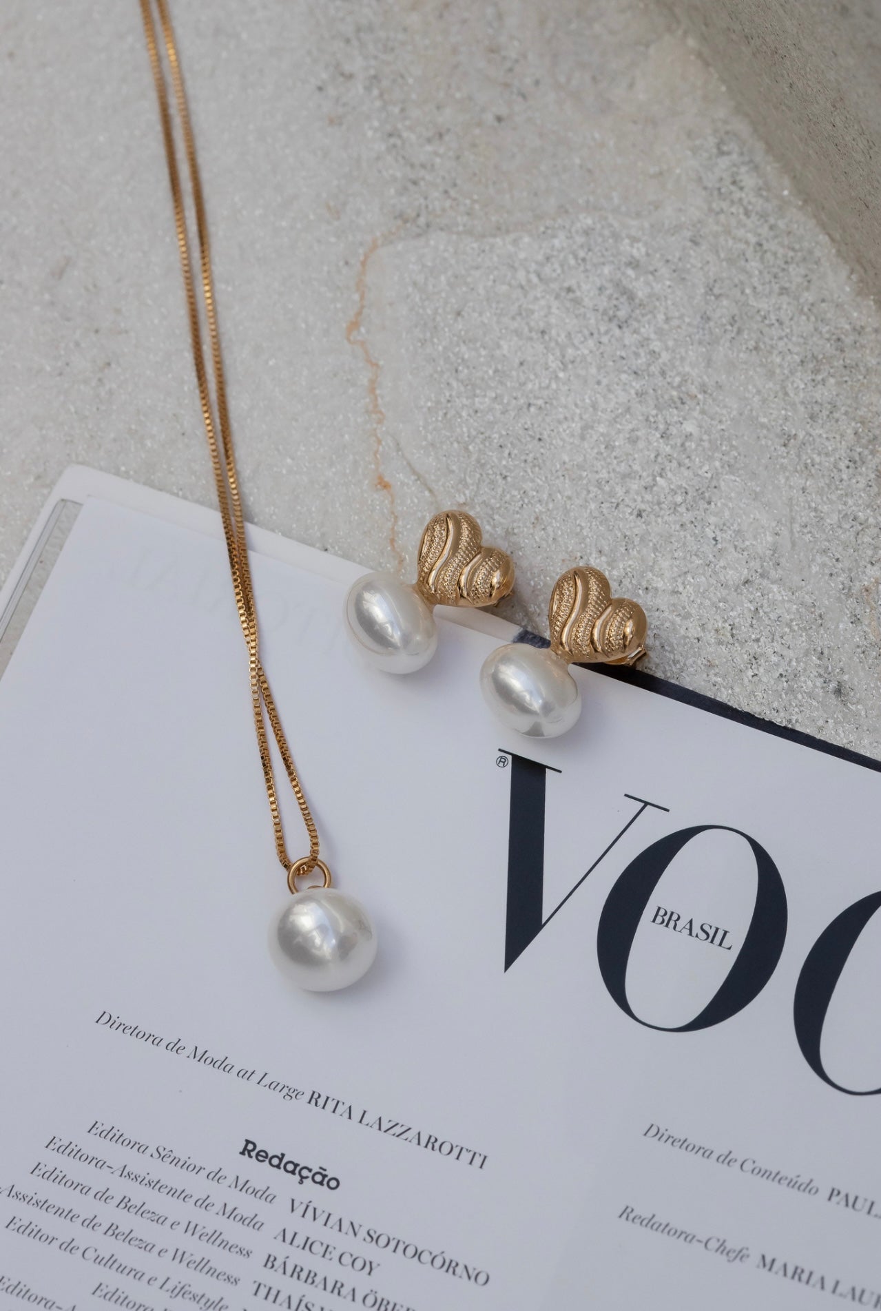 Delicate shell pearl set