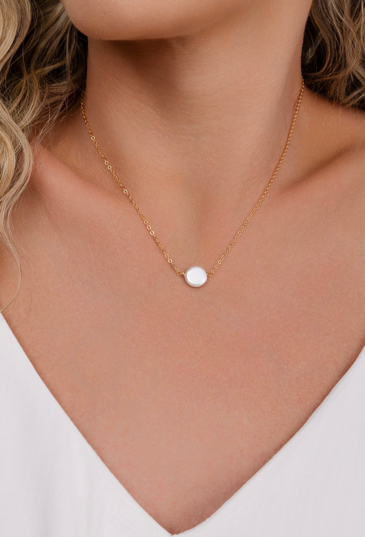 Solid Pearl Shell Necklace