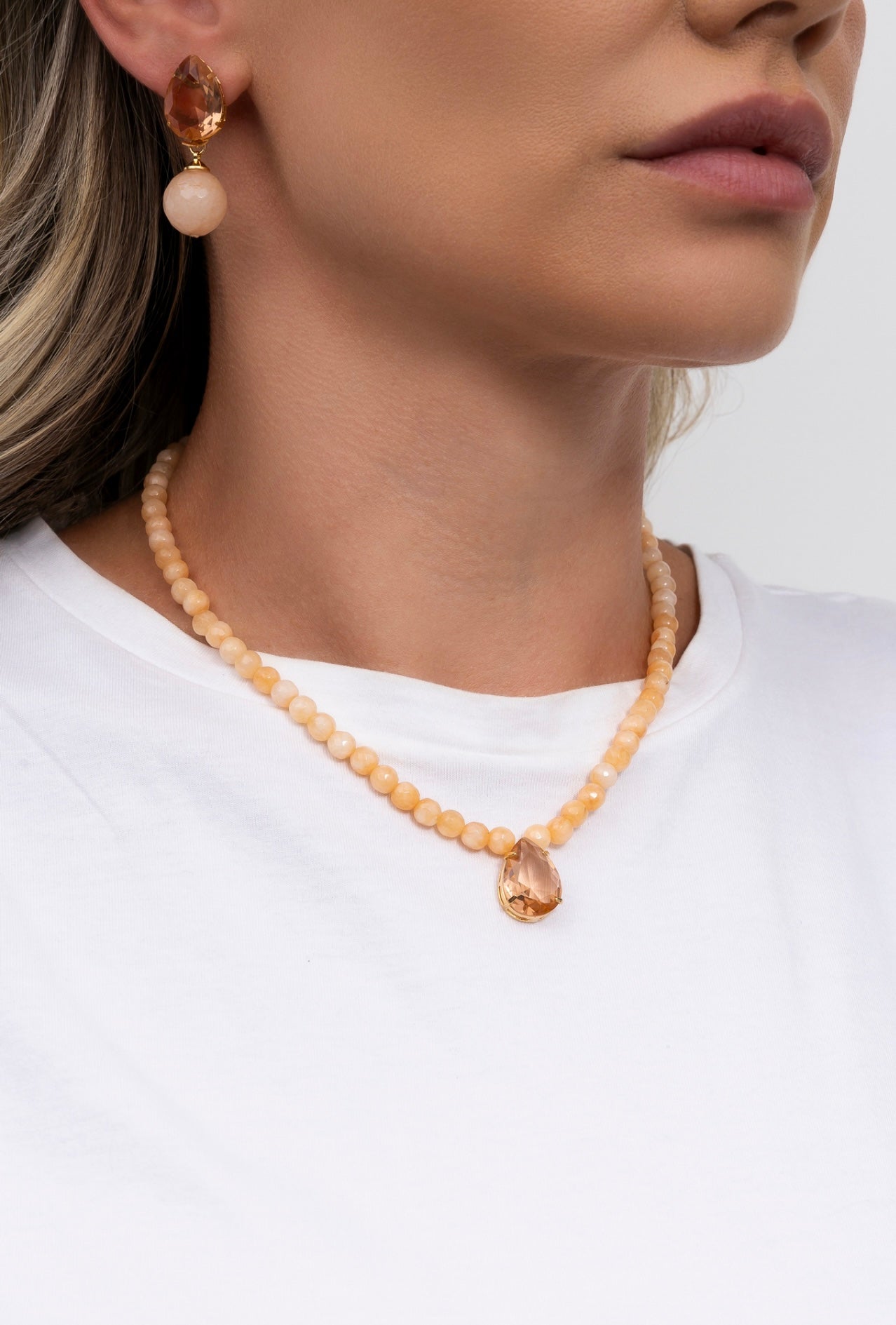 Natural peach jade and morganite stone set
