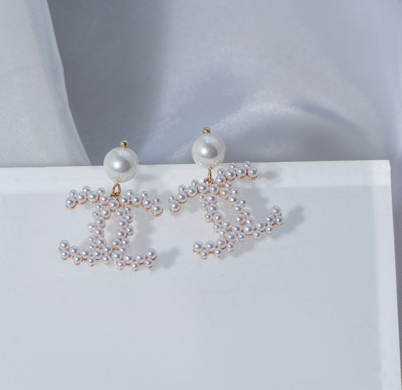 CH Inspiration Earring Synthetic Pearl