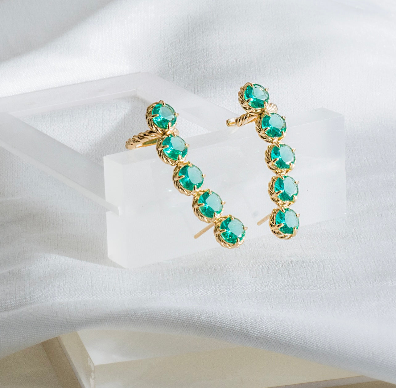 Emerald Zirconia Earcuff Earring