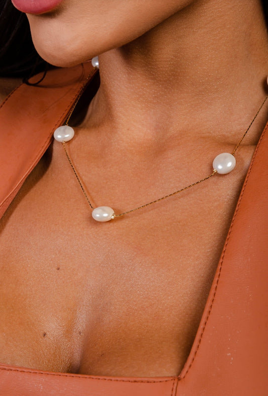 Flat Shell Pearl Necklace