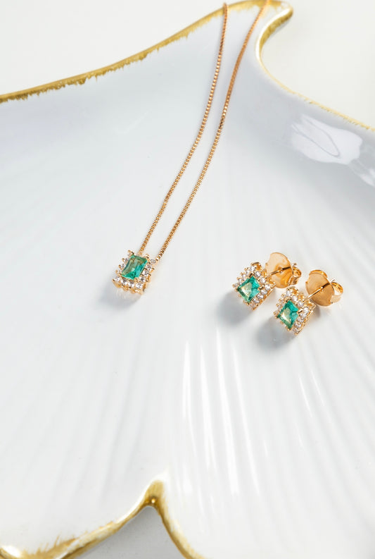 Delicate square set