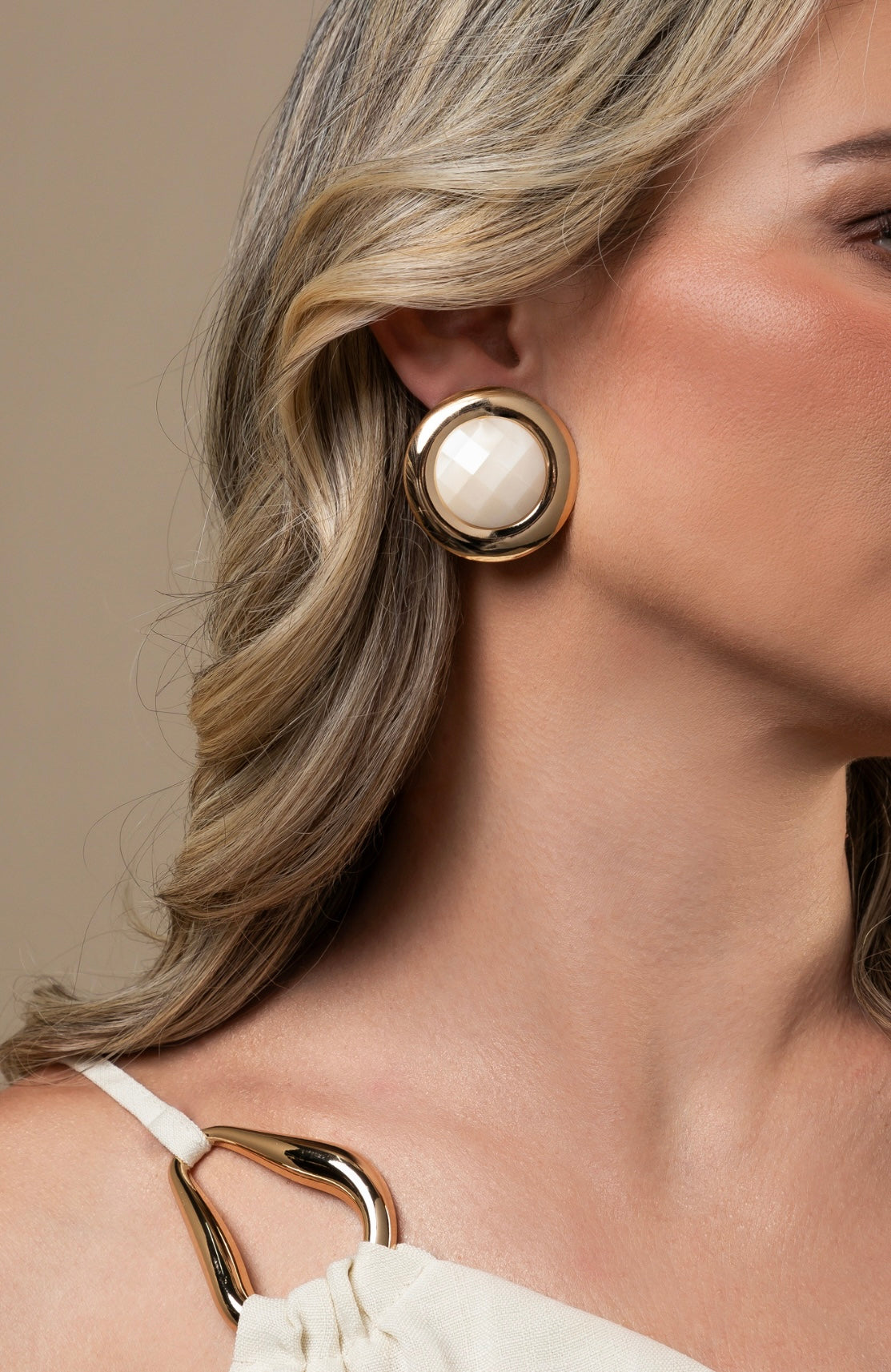 Round maxi resin earring