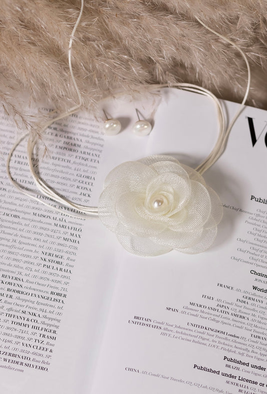 White pearl flower necklace