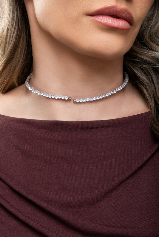 Malleable zircon choker