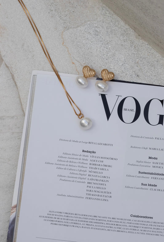 Delicate shell pearl set