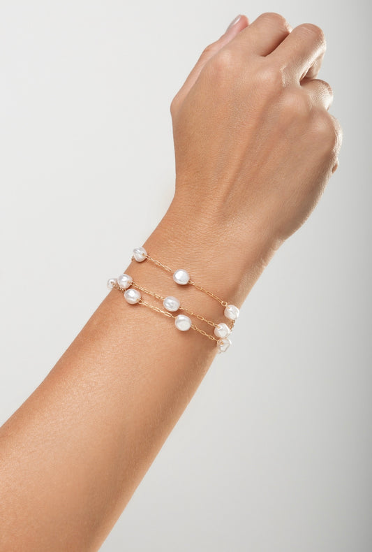 3-strand synthetic pearl bracelet